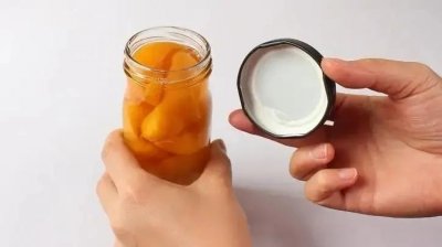 开水果罐头别再用力了,教你五个开罐头小妙招,轻轻一拧就能打开