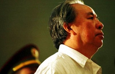 ​中国80年代传奇富豪：入狱后被妻子抛弃，小姨子却苦等他18年