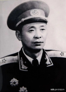 ​“将军农民”甘祖昌：被授将军衔后，三次打报告请求回乡务农