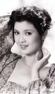 ​她24岁嫁富豪连生5子，离婚后拿4亿分手费，婆婆却说给太少了