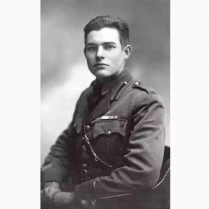 海明威与盖尔霍恩的爱情:硬汉也摆脱不了原生家庭的魔咒