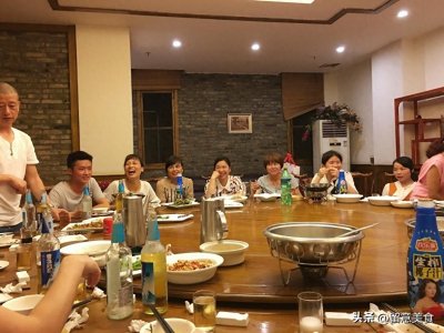 和领导喝酒,不知道说什么?学会这3句术语,让大家对你赞不绝口