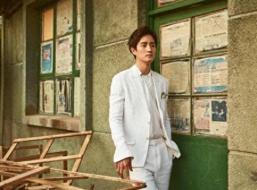 他是关晓彤“前男友”,如今父亲曝光,没想到他的背景这么大!