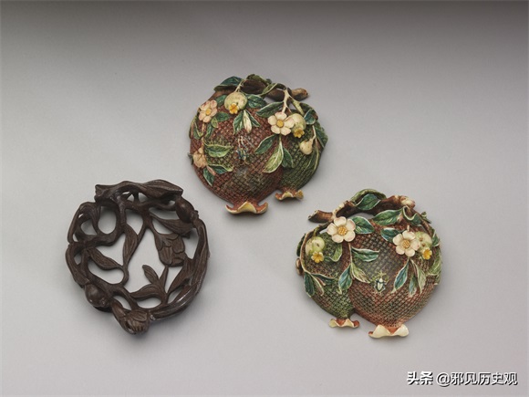 台北故宫收藏象牙雕制微景、套球