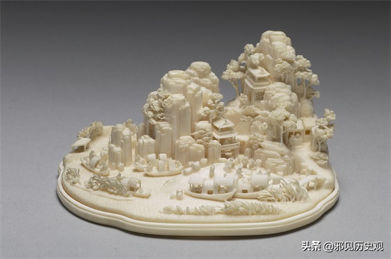 台北故宫收藏象牙雕制微景、套球