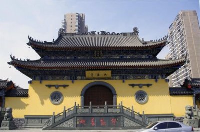 ​本来叫沈阳大法寺，为什么又叫八王寺？这里的“八王”指谁