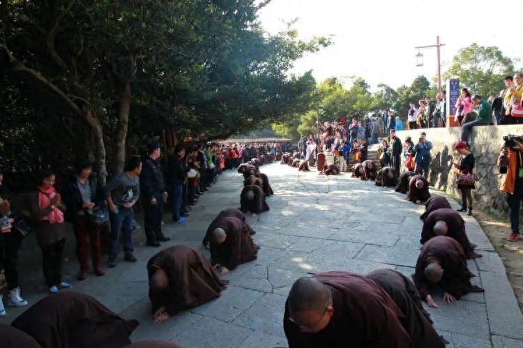 观世音菩萨显灵传奇(普陀山观音显灵的真相)-