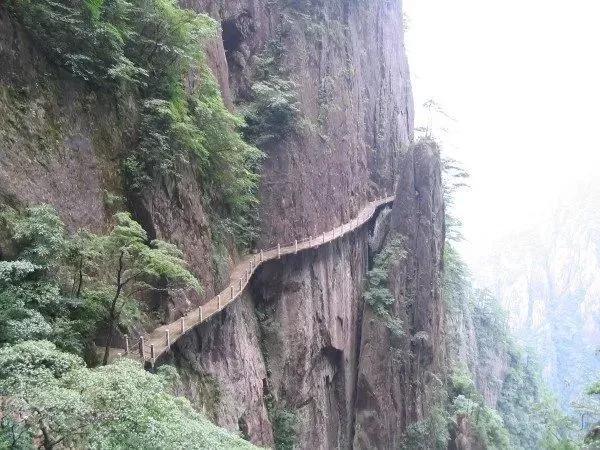 唐诗蜀道难的作者是谁(《蜀道难》全诗解析)-