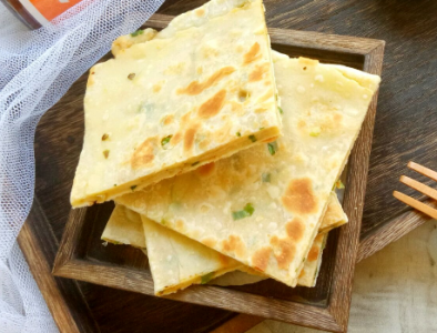 ​早餐千层饼怎么做？教你在家做，晚上和面早上烙，香酥脆特好吃