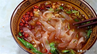 ​土豆粉是什么做的  ，原来诀窍这么简单，劲道爽滑，好吃无添加剂