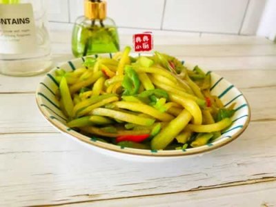 ​佛手瓜怎么炒好吃家常做法（素炒佛手瓜，脆嫩爽口，营养丰富，好吃下饭）