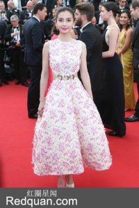 ​angelababy真实身高和真实年龄angelababy甜美亮相戛纳