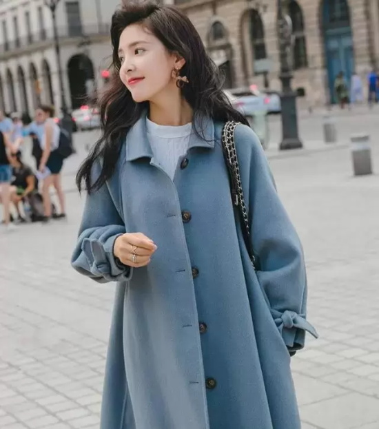 雾霾蓝配什么颜色好看图片（雾霾蓝加这5种颜色绝美显气质）