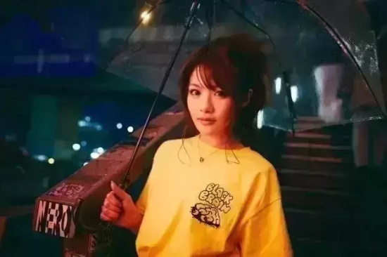 从咖啡店员华丽蜕变的相泽南美图分享,曾获得暗黑界最高奖项!