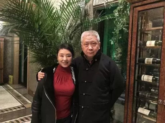 马伊琍的父亲到底是谁(马伊琍的父亲的个人经历)