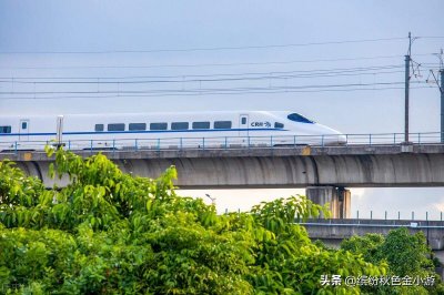 ​火车软卧包厢坐几个人 火车软座几个人