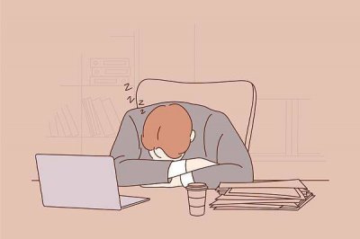 ​趴在桌子上午睡的弊端图片 趴在桌子上午睡的危害