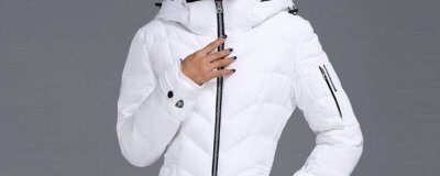 ​亮面白色羽绒服染色了怎么办 免洗亮面白色羽绒服染色了怎么办