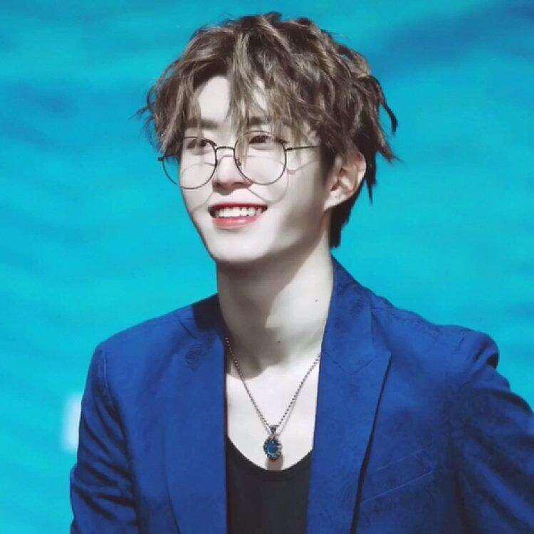 八卦:杨幂为什么叫大臭脚、沈腾二、函数、西西