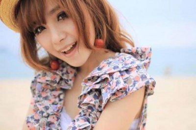 ​柳菁菁大胆艺术照现实中备受争议