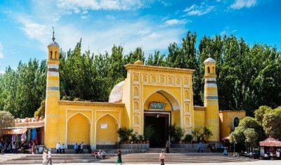 中国最大的清真寺图片(艾提尕清真寺在新疆喀什市哪里)