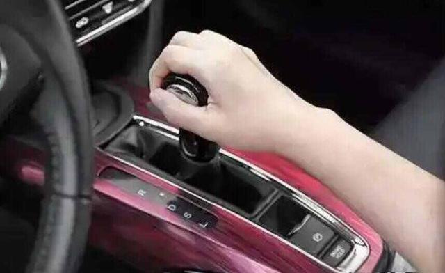 自动挡车起步正确方法，自动挡开车起步7个步骤-