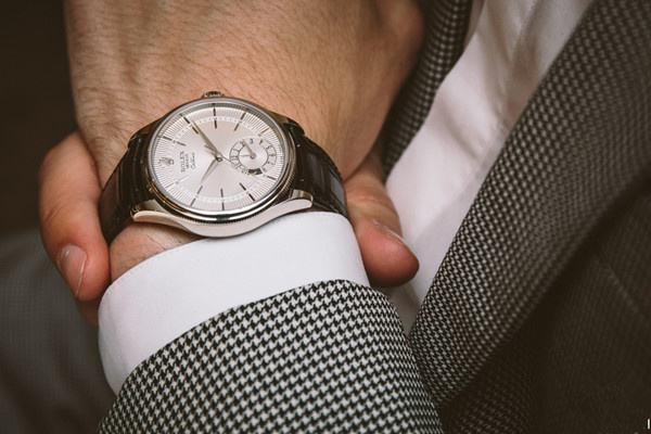 穿衬衫怎么戴手表好看 男人戴手表有什么讲究