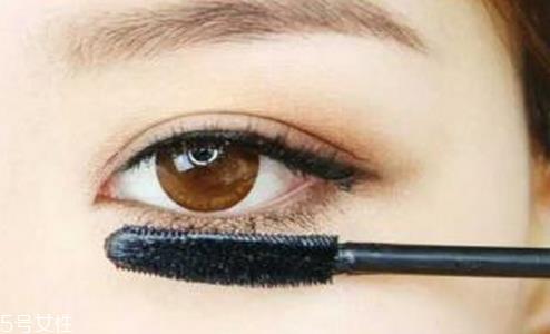 裸妆用什么颜色眼线笔 完整眼妆的画法步骤 裸妆用什么颜色眼线笔 完整眼妆的画法步骤