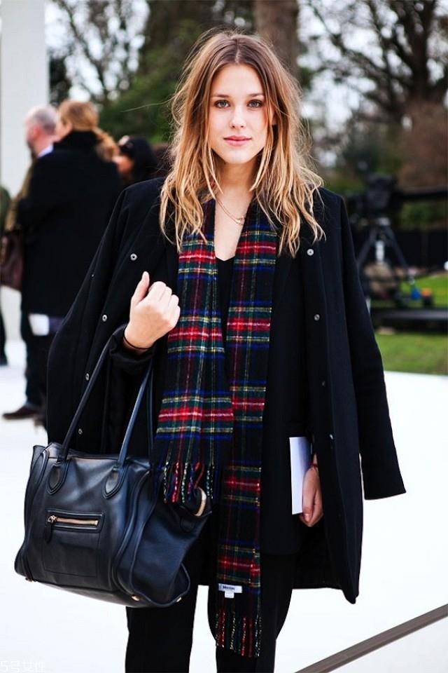 冬季围巾怎么搭配衣服 冬季围巾搭配图片 冬季围巾怎么搭配衣服 冬季围巾搭配图片