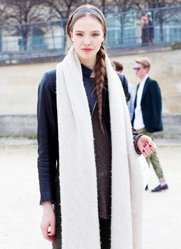 冬季围巾怎么搭配衣服 冬季围巾搭配图片 冬季围巾怎么搭配衣服 冬季围巾搭配图片