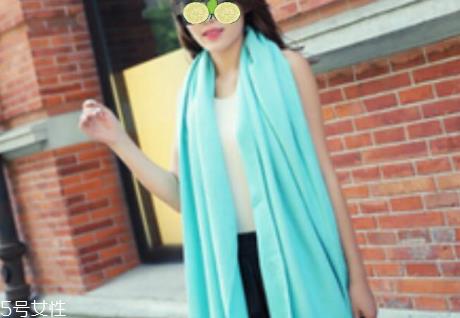 冬季围巾怎么搭配衣服 冬季围巾搭配图片 冬季围巾怎么搭配衣服 冬季围巾搭配图片