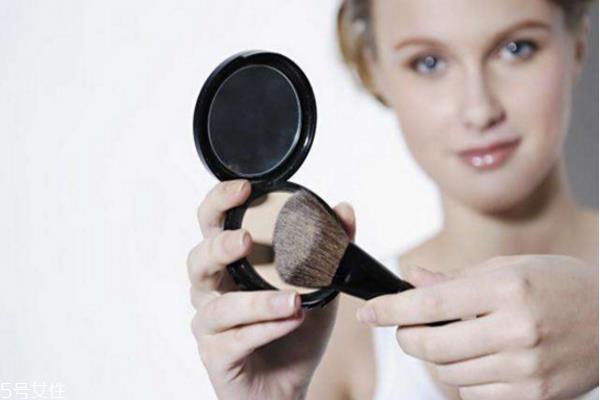 遮瑕膏怎么用比较自然 如何上出完美底妆
