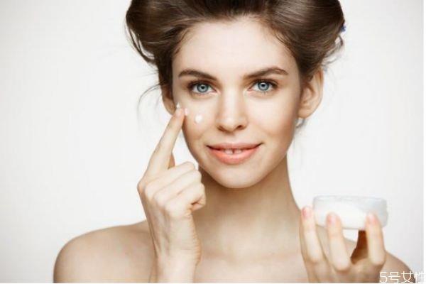 哪些护肤品不能够混搭 护肤品可以混搭用吗 哪些护肤品不能够混搭 护肤品可以混搭用吗