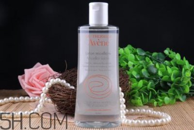 ​雅漾卸妆水卸得彻底吗？每天都要用卸妆水吗？