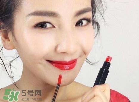 初学者怎么涂口红?初学者涂口红的步骤图解
