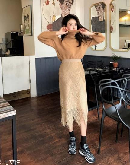 蕾丝长裙配什么鞋子？为你加足时髦指数