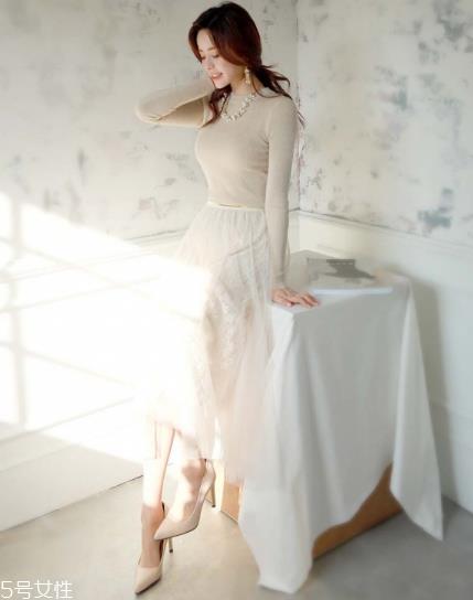 蕾丝长裙配什么鞋子？为你加足时髦指数