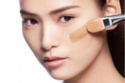 ​粉底不服帖有哪些原因 手指上粉底好吗