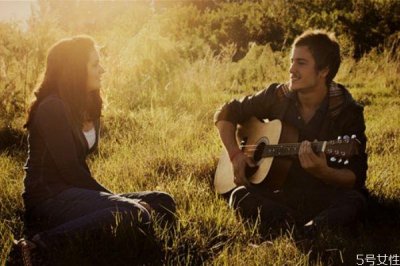 ​暖男是怎样撩妹的 网上撩妹攻略