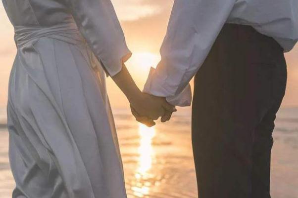 谈恋爱同居的好处 谈恋爱和同居的区别 谈恋爱同居的好处 谈恋爱和同居的区别