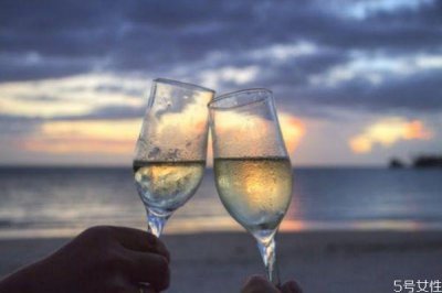 ​哪种婚外情永远断不了 男人对情人认真的表现