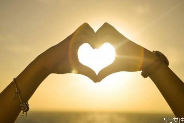 爱情必须付出吗 爱情都是付出吗 爱情必须付出吗 爱情都是付出吗