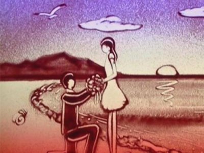 ​当入伍后与女友发生争执时，应该如何处理？