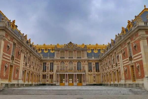 热梗凡尔赛是什么梗,凡尔赛和金钱挂钩吗 2