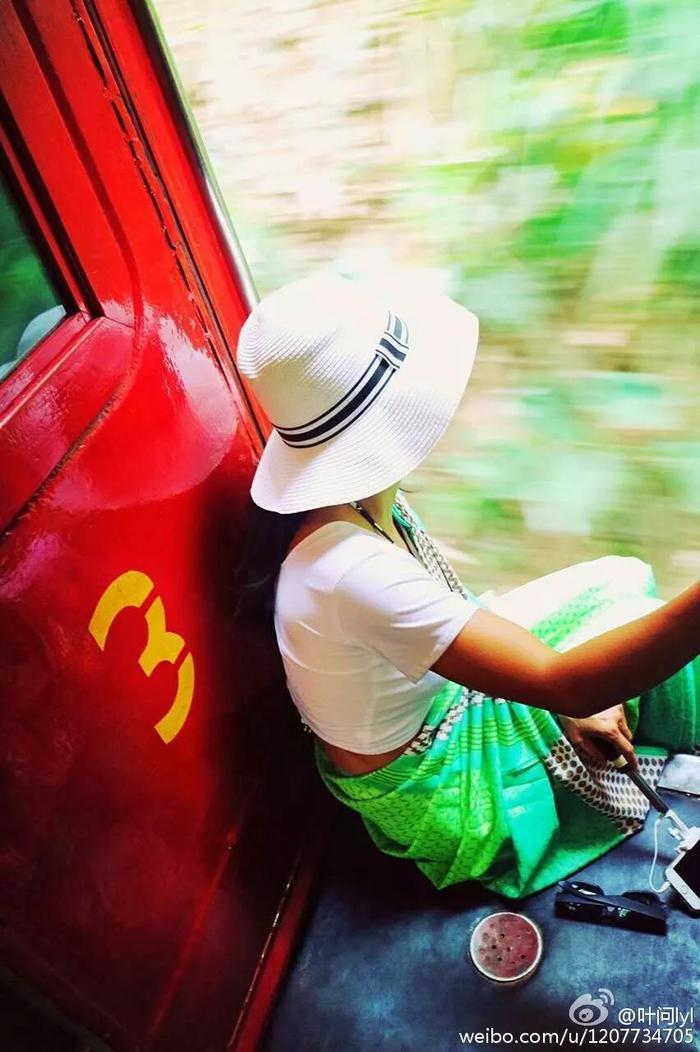 她30岁开始健身,50岁身材秒杀林志玲,这才是真正的不老女神