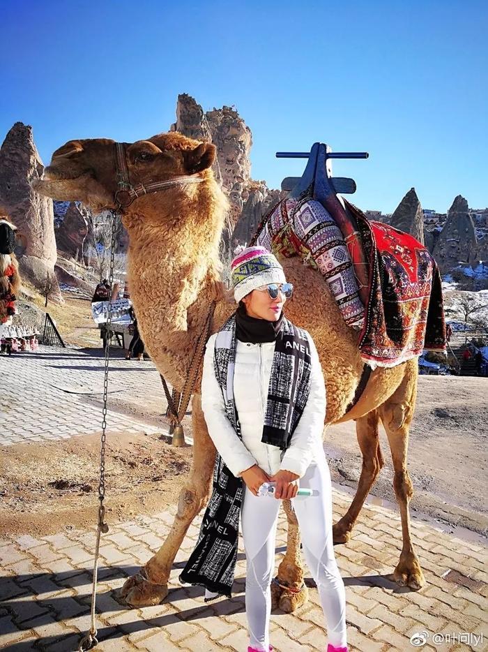 她30岁开始健身,50岁身材秒杀林志玲,这才是真正的不老女神