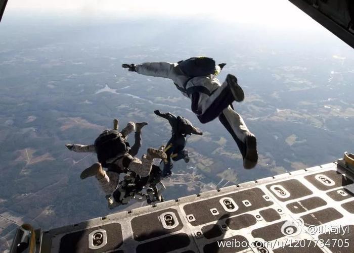 她30岁开始健身,50岁身材秒杀林志玲,这才是真正的不老女神