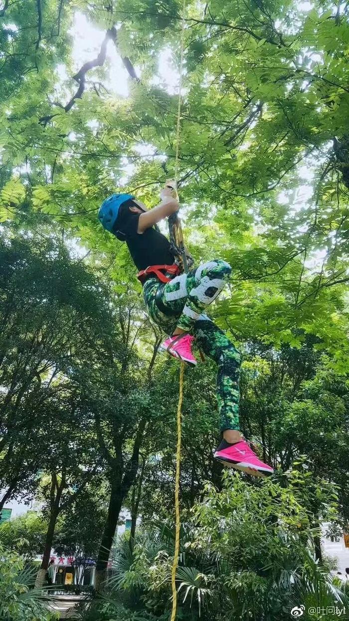 她30岁开始健身,50岁身材秒杀林志玲,这才是真正的不老女神