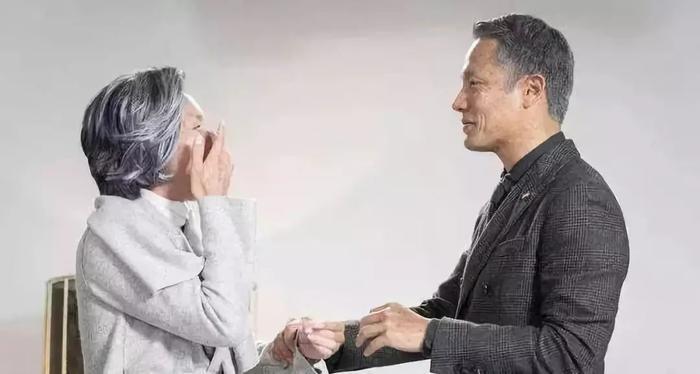 杨千嬅这首歌 18 年后再度爆红,背后的故事更动人!那一次,他们等了十年…