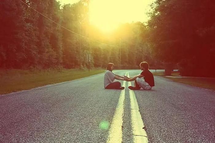 10个小动作，让你们的爱情升温